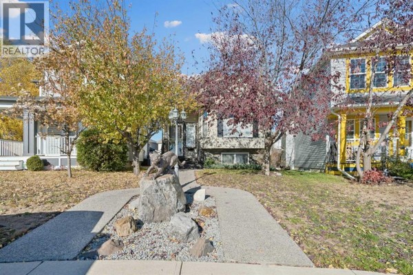 574 Evermeadow Road Sw, Calgary
