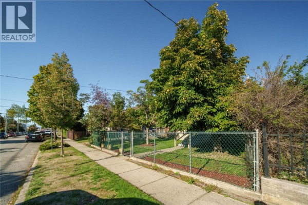 Utility room - 574 Van Horne Street, Penticton, BC V2A4K8 Photo 2
