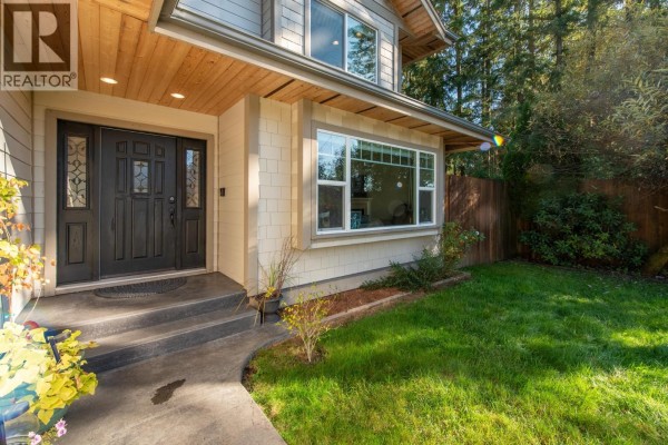 574 Veterans Road, Gibsons, BC V0N1V4 Photo 2