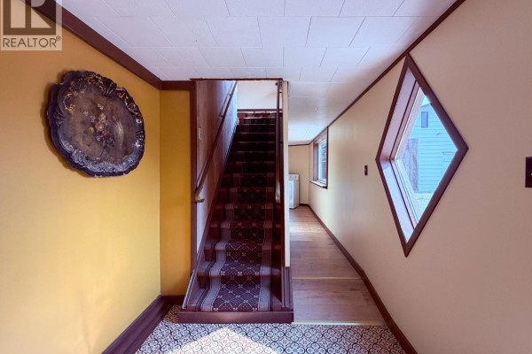 Loft - 5740 95 Highway, Edgewater, BC V0A1E0 Photo 4
