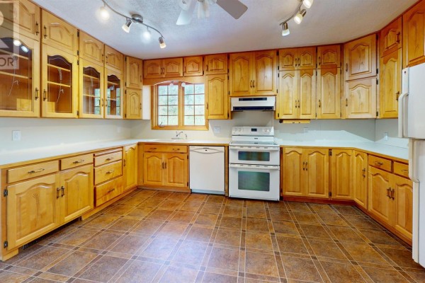 Eat in kitchen - 5740 Ns-245, Arisaig, NS B2G2L1 Photo 5