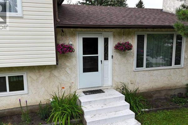 5740 Westhaven Drive, Edson, AB, photo 2