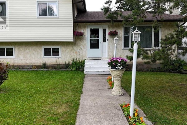 5740 Westhaven Drive, Edson, AB, photo 3