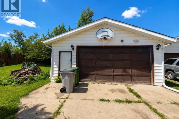 4pc Bathroom - 5746 9 Avenue, Edson, AB T7E1J3 Photo 4