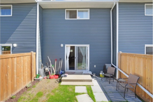 Primary Bedroom - 575 Dunluce Rd Nw, Edmonton, AB T5X4P4 Photo 4