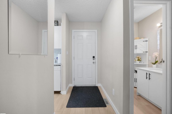 Bedroom 2 - 575 Dunluce Rd Nw, Edmonton, AB T5X4P4 Photo 5