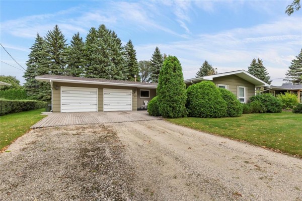575 Hanover Street, Steinbach, MB, photo 2