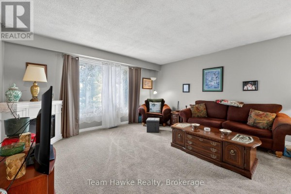 Primary Bedroom - 575 Simcoe Avenue, Tay, ON L0K1R0 Photo 5