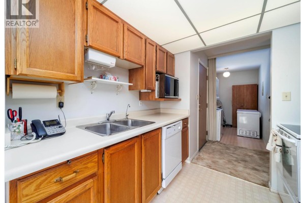 4pc Ensuite bath - 575 Sutherland Avenue Unit# 316, Kelowna, BC V1Y8V1 Photo 4