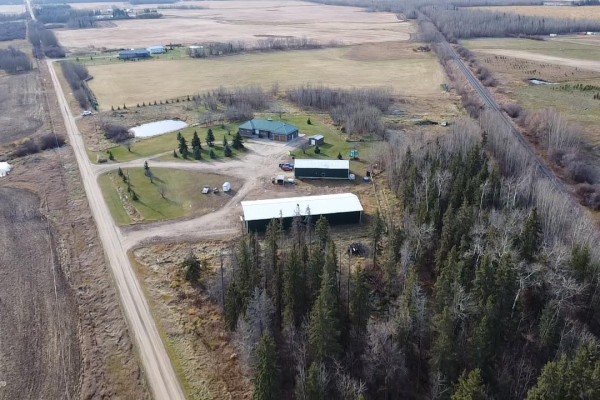 Family room - 57524 Rr 270, Rural Westlock County, AB T0G0H0 Photo 4