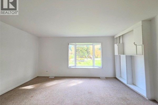 3pc Bathroom - 5753 Columbia Avenue, Edgewater, BC V0A1E0 Photo 3