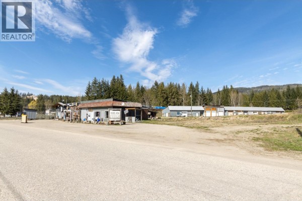 5755 Mellor Frontage Road, Salmon Arm, BC V1E2R1 Photo 3