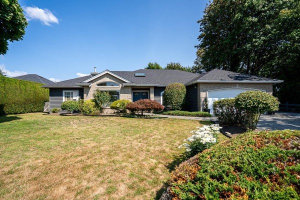 5758 W Kettle Crescent, Surrey, BC V3S8R6 Photo 2