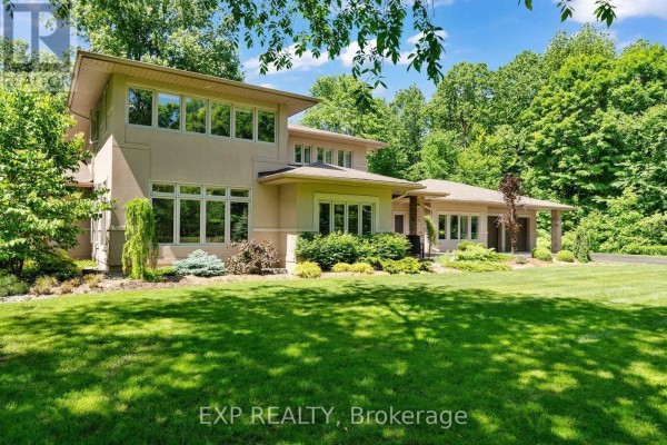 5759 Queenscourt Crescent, Ottawa, ON, photo 2