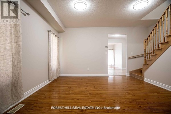 Primary Bedroom - 576 Courtney Valley Road, Mississauga, ON L5V0C2 Photo 5