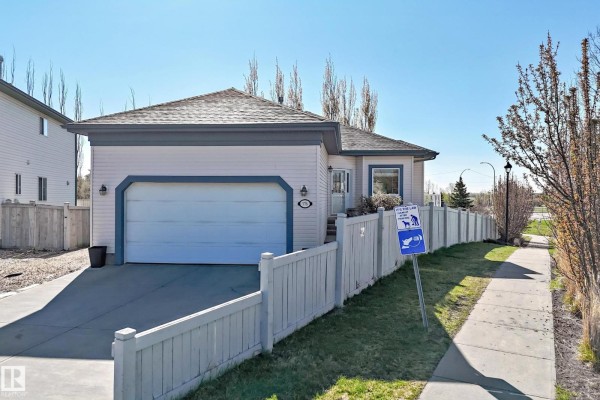 Dining room - 576 Glenwright Cr Nw, Edmonton, AB T5P4E6 Photo 2