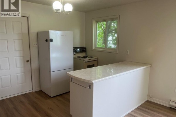Kitchen - 576 Myers Road Unit# C, Cambridge, ON N1R5S2 Photo 4