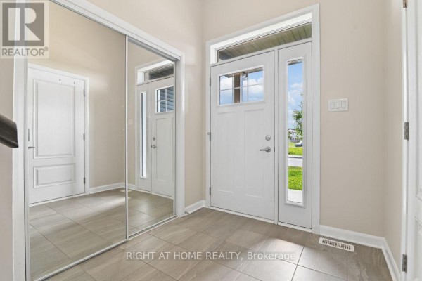 576 Prominence Way, Ottawa, ON, photo 2