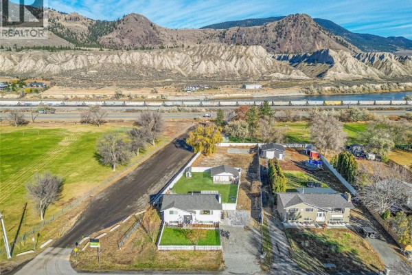 5764 Todd Hill Crescent, Kamloops, BC, photo 2