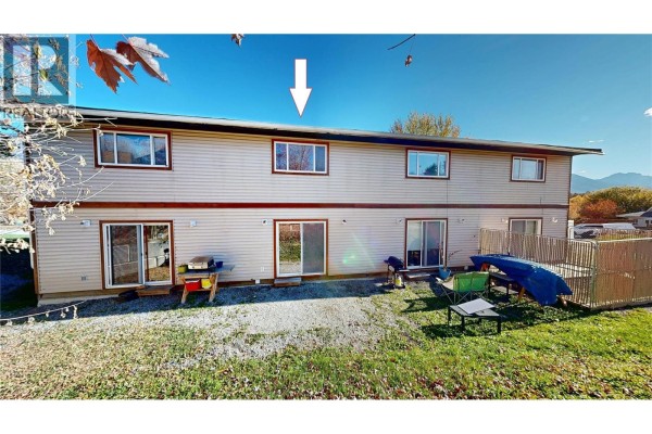 Primary Bedroom - 5775 Columbia Road, Edgewater, BC V0A1E0 Photo 2