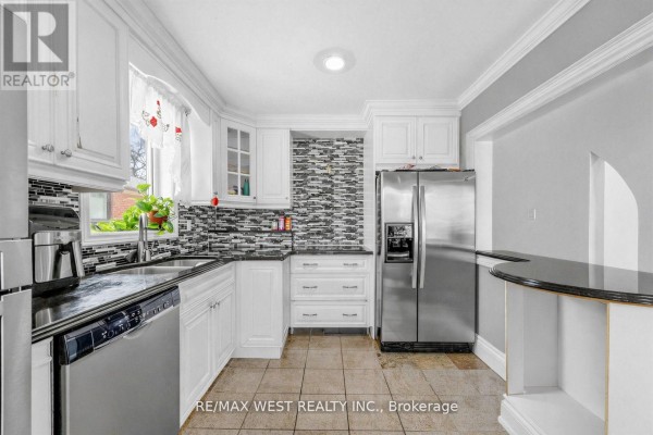 Kitchen - 578 Bellamy Road N, Toronto, ON M1H1G4 Photo 5