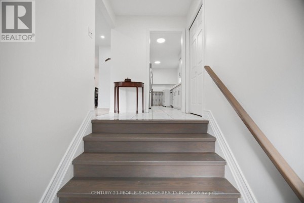 578 Cavell Drive, Mississauga, ON L5B2N9 Photo 5