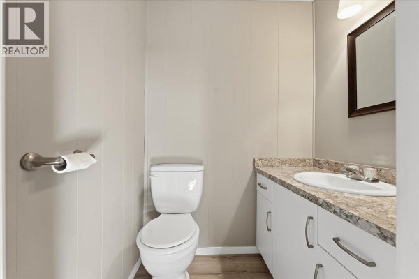 2pc Ensuite bath - 5783 Tuktakamin Road, Falkland, BC V0E1W0 Photo 5