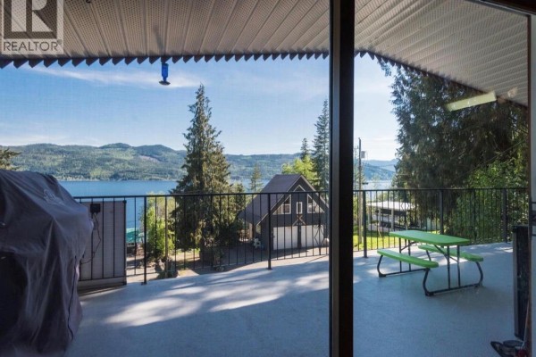 4pc Bathroom - 5785 Seymour Road, Celista, BC V0E1M6 Photo 5