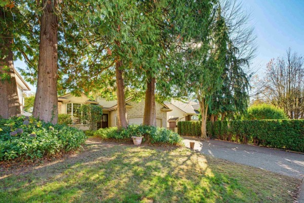 5786 169 Street, Surrey, BC V3S8P2 Photo 2