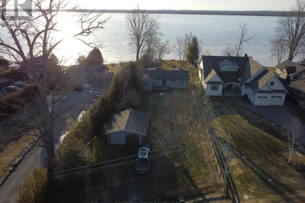 579 Duclos Point Road, Georgina, ON L0E1N0 Photo 2