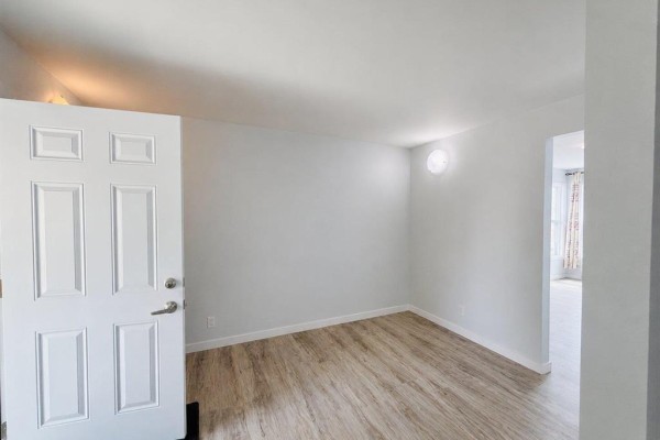 Eat in kitchen - 579 Dufferin Avenue, Winnipeg, MB R2W2Y8 Photo 5