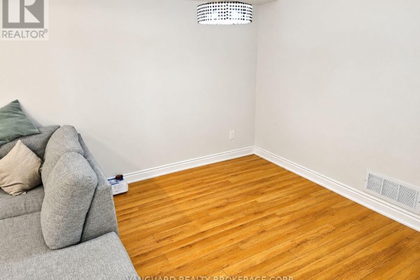 Living room - 58 - 19 Foxchase Avenue, Vaughan, ON L4L9N1 Photo 4