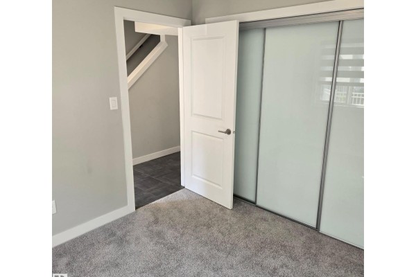 #58 2215 24 St Nw Nw, Edmonton, AB, photo 2