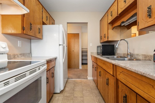 Kitchen - 58 7455 Huron Street, Sardis West Vedder, Chilliwack, BC V2R3T9 Photo 2