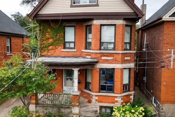 58 Arthur Avenue N, Hamilton