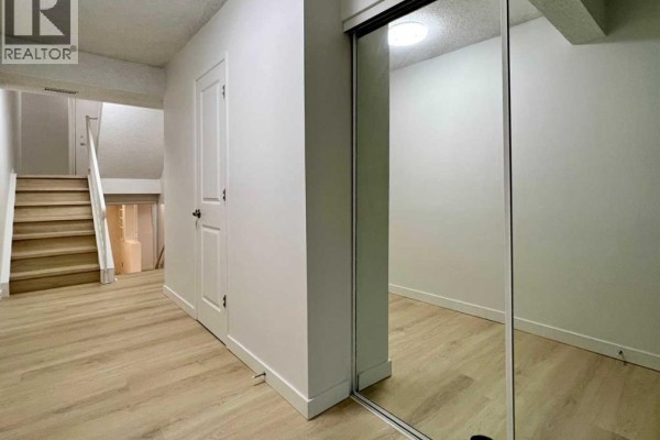 2pc Bathroom - 58 Canterbury Gardens Sw, Calgary, AB T2W2S9 Photo 5