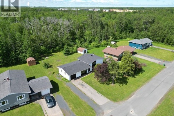 2pc Bathroom - 58 Chaleur, Belledune, NB E8G1Z4 Photo 5