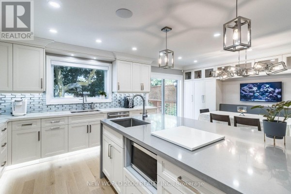 Foyer - 58 Comay Road, Toronto, ON M6M2L1 Photo 3