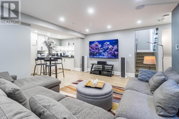 Bedroom 3 - 58 Comay Road, Toronto, ON M6M2L1 Photo 5