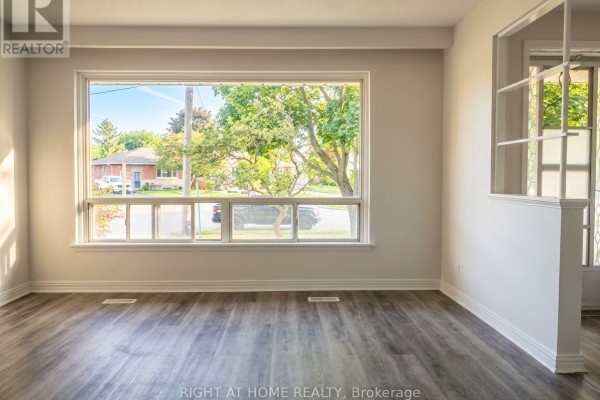 58 Deanvar Avenue, Toronto, ON M1R2N3 Photo 2