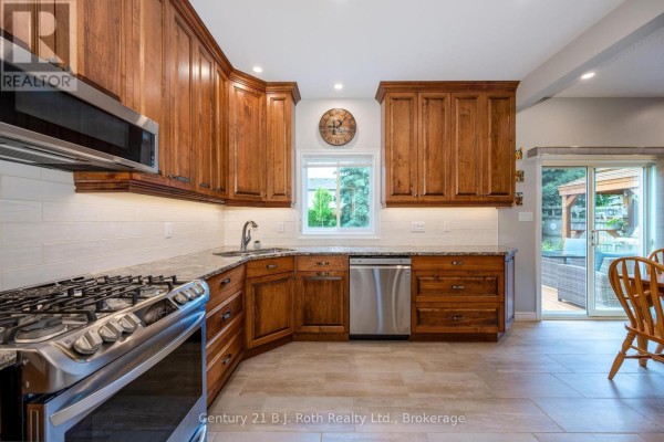 58 Meredith Drive, Middlesex Centre, ON, photo 3