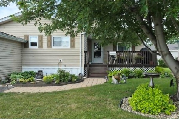 58 Mockingbird Drive, Brandon, MB, photo 3