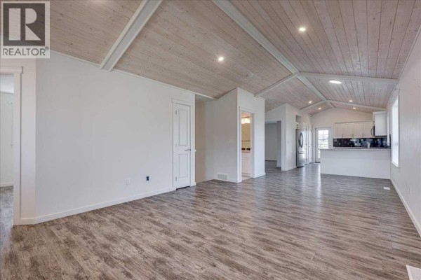Kitchen - 58 Ranchers Close, Lacombe, AB T4L0B2 Photo 5