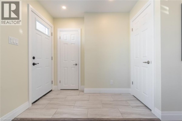 58 Sandalwood Avenue, Hamilton, ON L8T2E3 Photo 3