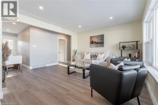 58 Sandalwood Avenue, Hamilton, ON L8T2E3 Photo 4