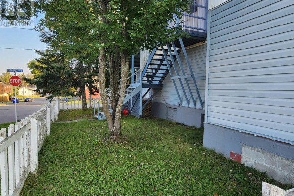 58 Second Street E, Kirkland Lake, ON P2N1R5 Photo 4