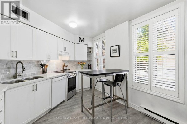 Kitchen - 58 St Nicholas Street, Toronto, ON M4Y1W7 Photo 3