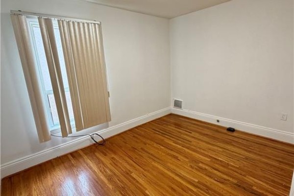 Bedroom - 58 St. Matthew's Avenue Unit# 1, Hamilton, ON L8L5P3 Photo 5