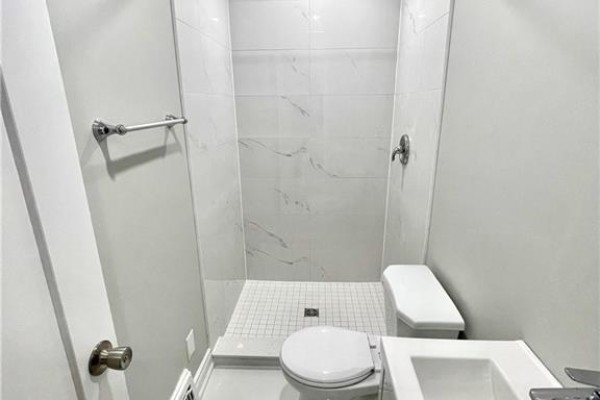 58 St. Matthews Avenue Unit# 2, Hamilton, ON, photo 3