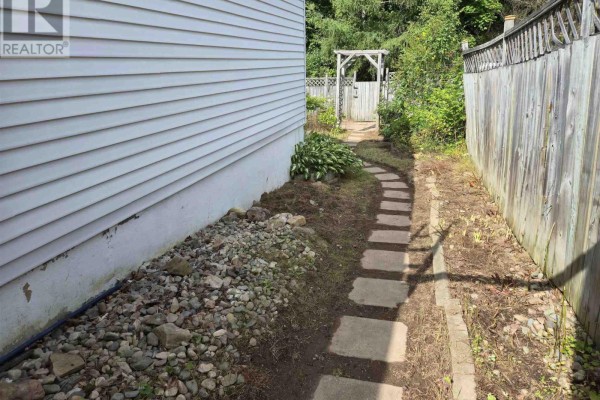 58 Taylor Blvd, Elliot Lake, ON P5A3H6 Photo 4